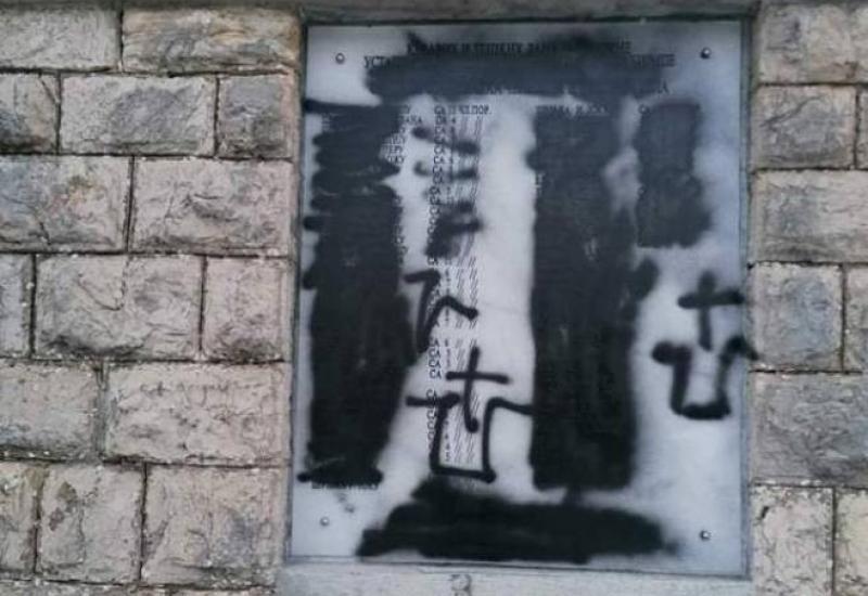 Osuda skrnavljenja spomenika žrtvama iz Drugog svjetskog rata u Livnu